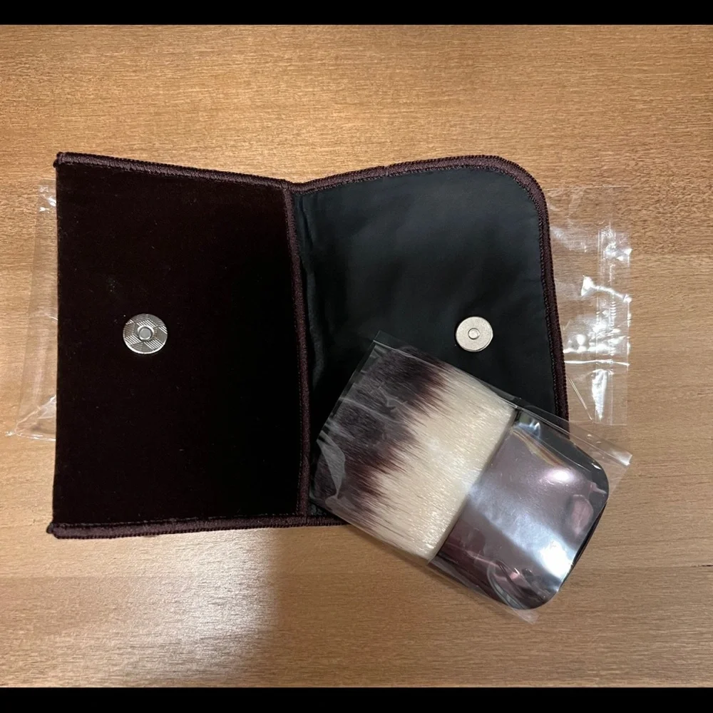 HOURGLASS Ambient Powder Brush    ~NEW~